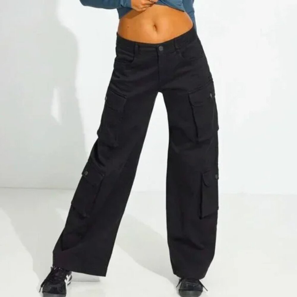 Garage Cameron Low Rise Cargo Pants - black - size 5 USED